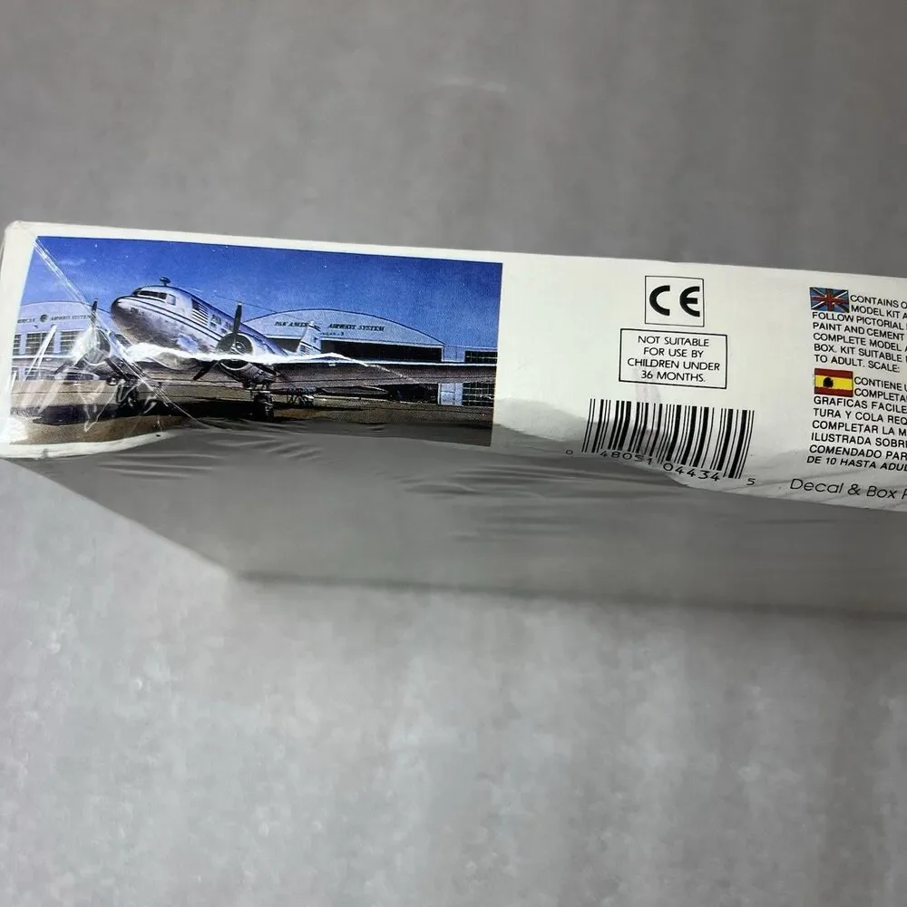 Douglas DC-3 Legends of Aviation 1:144 Minicraft USA 4434 Model Kit Sealed